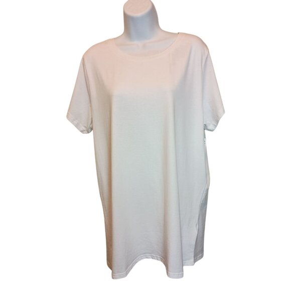 Aveto Tops - Aveto White Short Sleeve T-Shirt Women's Sz. 2X Plus